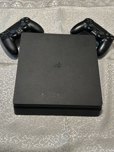 ps4 прокат: Playstation 4/1TB Slim. Cox ideal veziyyetdedi. 1pult 330azn, 2pult