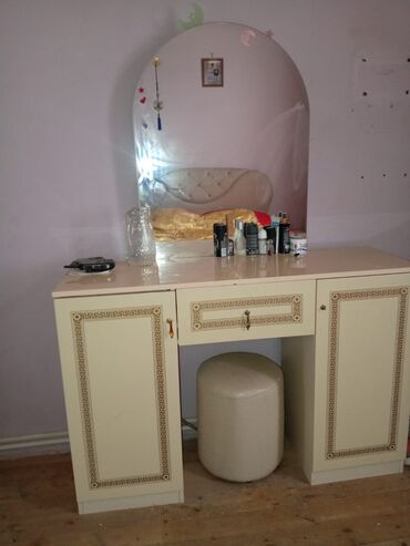 Yataq otağı dəstləri: İkinəfərlik çarpayı, Dolab, İşlənmiş -da lalafo.az — 4 Yataq otağı dəstləri: İkinəfərlik çarpayı, Dolab, İşlənmiş — 4