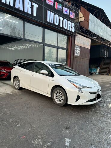 Toyota: Toyota Prius: 2018 г., 1.8 л, Автомат, Гибрид, Хэтчбэк