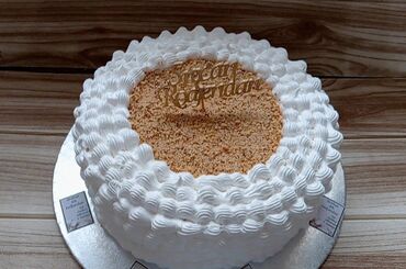 Konditorski proizvodi, slatkiši: Torta sa temom kuvarske jakne, idealna za proslave rođendana ili druge — 10