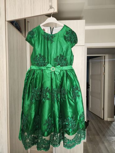 Платья: Детское платье, цвет - Зеленый, Новый