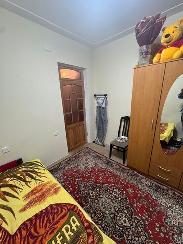 Uzunmüddətli kirayə evlər: Sumqayıt 16 ci mikrorayon Səda marketin yaxınlığında 4 otaq ev kirayə — 12