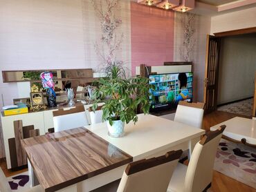 Yeni tikili: 3 otaqlı, Yeni tikili, m. Xalqlar Dostluğu, 120 kv. m — 3