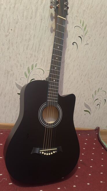 Гитары: 🎸 Акустическая гитара (новая, из Китая) — полный комплект! Продаю — 9