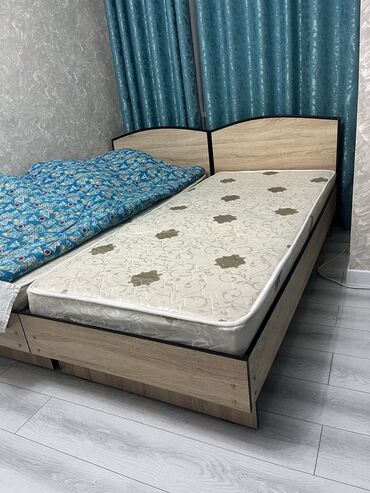бу кресло кровать: 🛏 Продаю односпальную кровать 🛏️ 📌 Состояние: отличное 📌 Материал