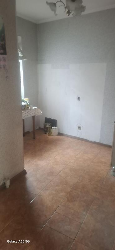 3 room: Сдаётся дом с отдельной кухней и тримя комнатами. Планировка: - — 8