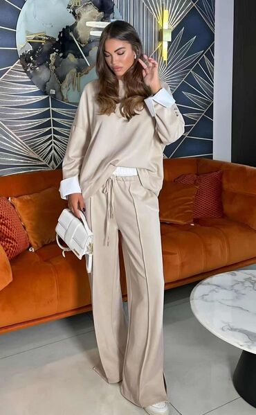 Kompleti: Kompleti
Cena 3600
Uni vel.
V/030 — 1