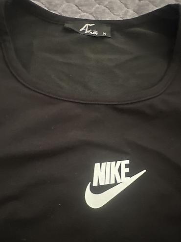 qara futbolka: Qara rəngli idman köynəyi (tank top)n - Üst: qolsuz, dairəvi yaxalı — 2