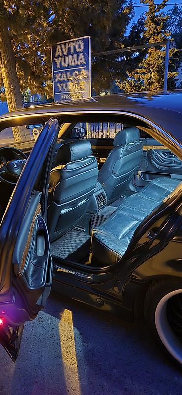 bmw e38: BMW 7 Series E38 sedan - Kuzov: qara rəng, klassik E38 dizaynı, ön və — 4