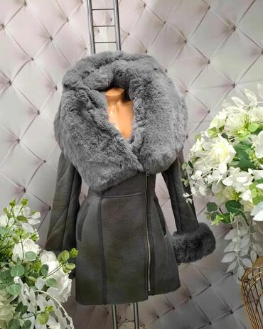 Krzneni kaputi: Sa postavom, bоја - Crna — 3