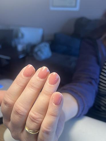 sandale gladiator: Usluga manikira – prirodan gel/gel-lak i francuski stil povoljno — 1