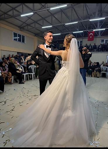 Toy paltarları və aksesuarları: Gəlinliyimi öz toyumda geyinmişəm. İstəyirəm ki, başqa insanlar üçün — 4