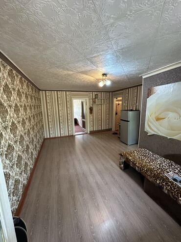 многоквартирный дом барачного типа: 2 комнаты, 45 м², 1 этаж