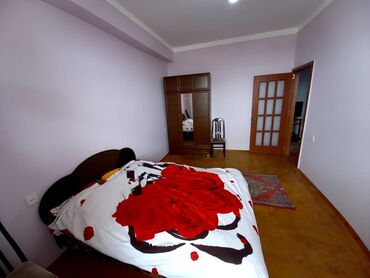 laçında kirayə evlər: 9.mkr, kecmis Tərlan şadlıq evinin yanında 18 mərtəbəli binanın 16cı