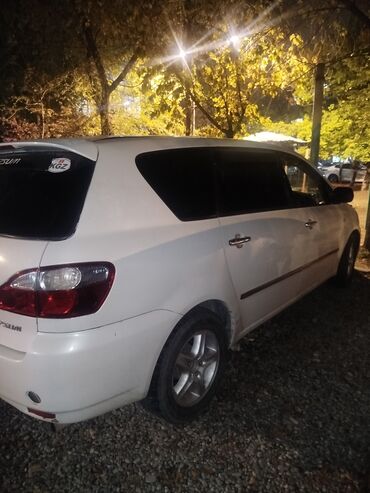 срочно продается машина: Toyota Ipsum: 2001 г., 2.4 л, Автомат, Бензин, Вэн/Минивэн