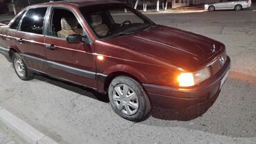 Volkswagen: Volkswagen Passat: 1993 г., 1.8 л, Механика, Бензин, Седан