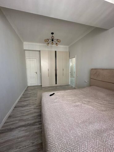 Продажа квартир: 4 комнаты, 146 м²