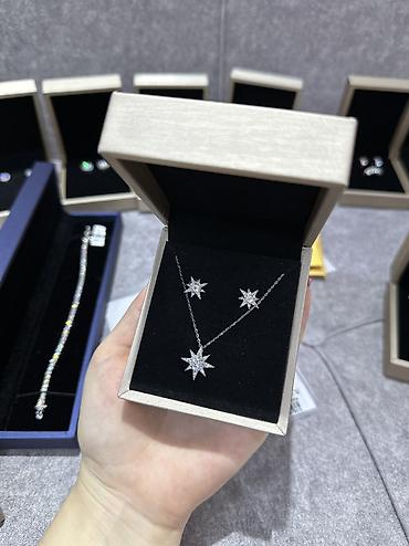серебряный кулон: Муассаниты на серебре 925 пробы 
Набор -7000сом вместо 7500с — 1