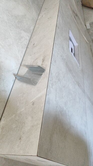 Укладка плитки: Гидроизоляционные работы, Укладка плитки на стену, Подготовка стен для укладки | Вертикальная укладка, Диагональная укладка, Раскладка ковром Больше 6 лет опыта — 6