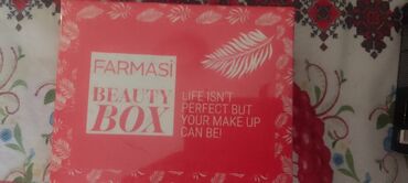 pepco spavacice: Farmasi Beauty Box, kutija sa kozmetičkim proizvodima. Kutija je