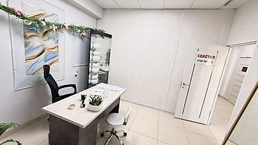 7 мкр: Сдаю Офисный кабинет: 15 м², В бизнес центре, С ремонтом, Первая линия — 7