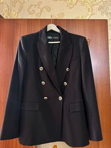 Cinslər: ZARA qadın blazeri - Rəng: qara - Stil: klassik, ikicərgəli düymələmə