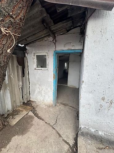 Продажа коттеджей и домов: Срочно продаётся пристроенная времянка в центре города, район — 14