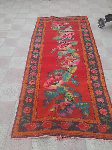 qaçış yolu: Məhsul: Əl toxuması xalçalar (bir neçə model) Təsvir: - Klassik və — 2