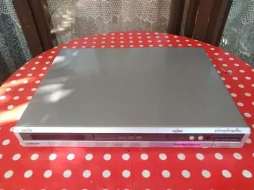 DVD i Blu-ray plejeri: Sony RDR-HX710 – DVD i snimač sa Hard diskom (160 GB) Sony RDR-HX727– — 3