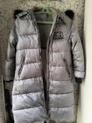 Svitşotlar: Kurtka uşaq üçünboy 140 -150, bir il evvel alinib cemi 3ay geyilib