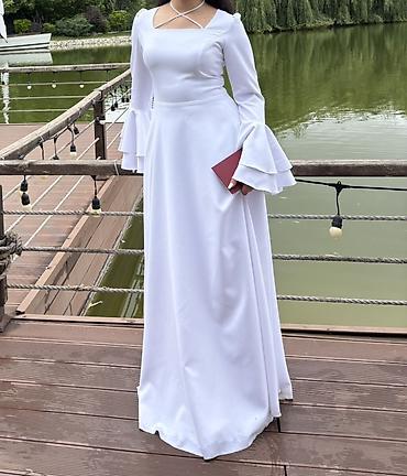mexmer parca: Ağ rəngli, uzun ziyafət/nikah geyimi Qeyd. 1 dəfə nikah üçün — 1