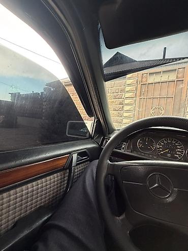 Продажа авто: Mercedes-Benz W124: 1993 г., 2.2 л, Механика, Бензин, Седан — 2