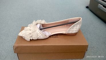 обувь на заказ: Продаются новые, очень красивые балетки. Заказали 39 размер, оказалось