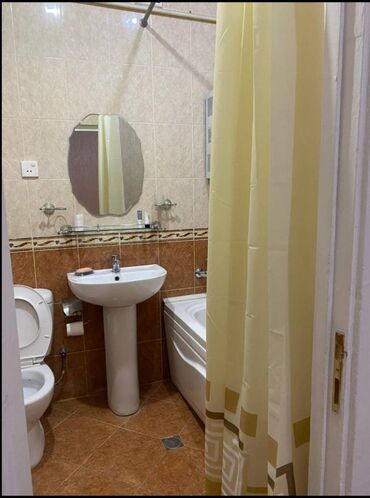 Uzunmüddətli kirayə mənzillər: Nərimanov rayonu,Nərimanov metrosunun çıxışındakı5 mərtəbəli binada — 6