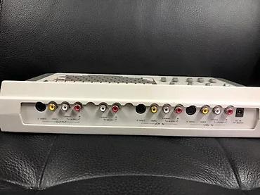 Ostala foto i video oprema: Carena Vision 500 – stereo video titler i audio mikser Opis: - — 8