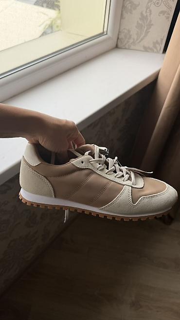 nike react: Кроссовки Uniqlo, размер подойдут на 39. Ортопедическая стелька — 3