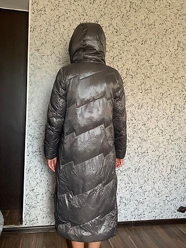кышкы кийимдер: Продаю Длинное женское пуховое пальто Evacana серого цвета, размер М — 3