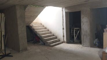 Həyət evləri və villaların satışı: 8-ci kilometr 5 otaqlı, 167 kv. m, Kredit var, Orta təmir — 12