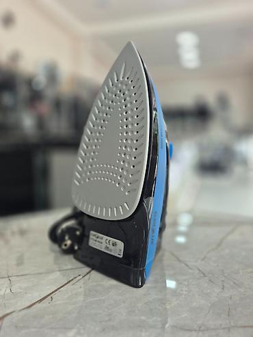 Buharlı ütü – 2200W güc - Güc: 2200W (korpusda “POWER STEAM 2200W”
