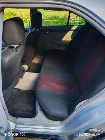 Mercedes-Benz: Mercedes-Benz C 180: 1.8 l | 1996 il Sedan — 9