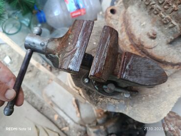 Tavan: Metal işləri üçün stolüstü qısqac (mengene) - Material: tam metal
