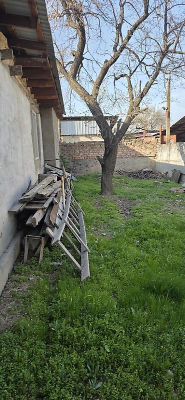 Продажа коттеджей и домов: 🏡 Продаётся дом 📍 Бишкек, ж/м Касым (район Кудайберген базара) 🛏 5+ — 6