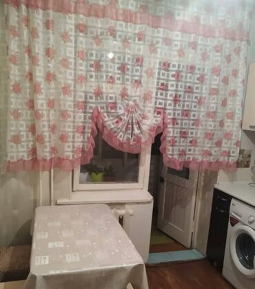 киевская тыныстанова: 1 комната, Собственник, Без подселения, С мебелью частично
