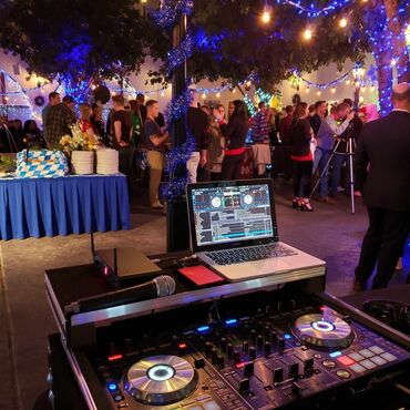 Fişənglər şousu: Dj axtarırsız? o zaman düz elandasız😎🤟🏽 Toy👰🏼🤵🏻 Nişan💍 Xınayaxdı💃🏻 Ad