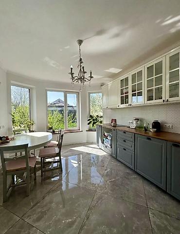 Продажа коттеджей и домов: 5 комнат, 240 м², 10 соток, Бишкек, Киргизия 1 Агентство недвижимости — 13