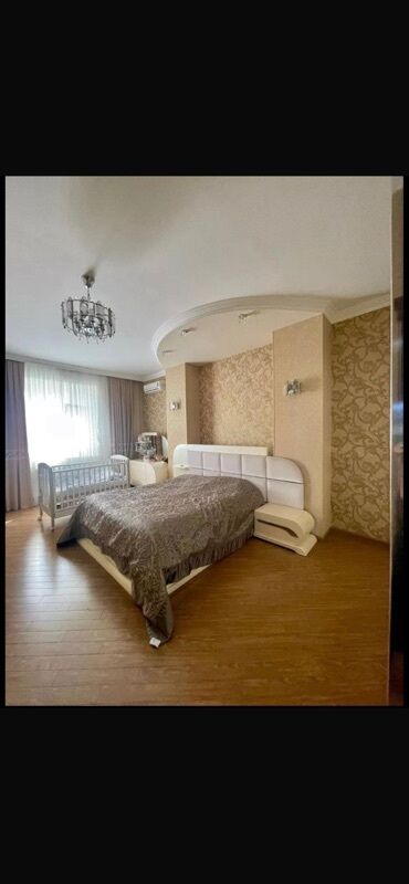 продам кровать двуспальную бу: İkinəfərlik çarpayı, Komod