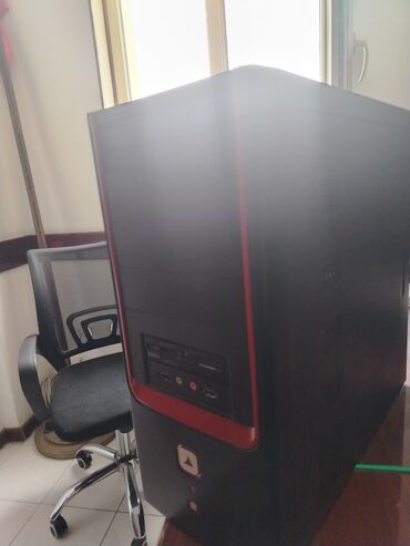 Masaüstü kompüterlər və iş stansiyaları: Masaüstü PC sistem bloku Korpus: - Midi Tower, ön paneldə 2x USB, 3.5