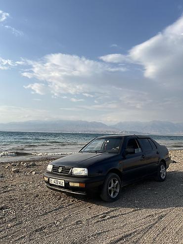 Volkswagen: Volkswagen Vento: 1993 г., 1.8 л, Механика, Бензин, Седан — 8