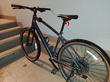 Trek velosipedləri: Şəhər/trek hibrid velosipedi Xüsusiyyətlər: - Yüngül alüminium gövdə — 1