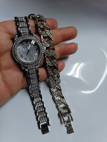 Setovi nakita: Komplet sa satom
Cena:2200din — 8